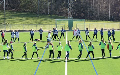 Jentefotballdag på Niffen  17. september