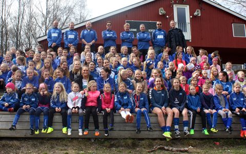 Vellykket jentedag på Hallager'n