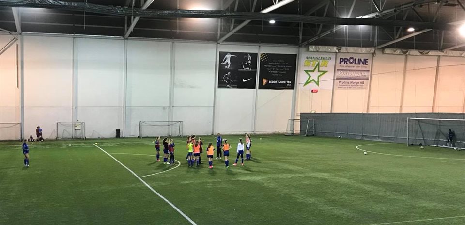 Trening i Manglerudhallen