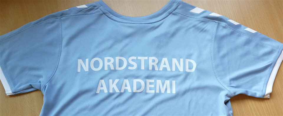 Akademidraktene er her!