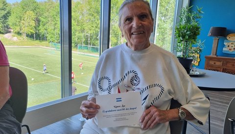 Gratulerer med 90 års dagen, Åse!