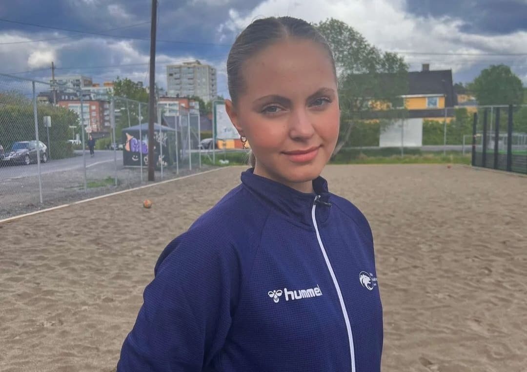 Kaja på samling med Beachjuniorjentene!