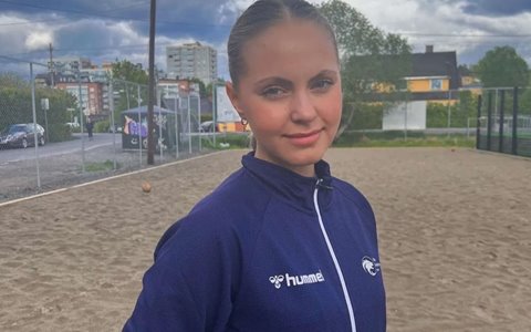 Kaja på samling med Beachjuniorjentene!