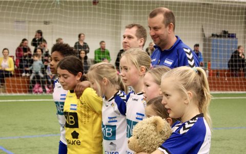 Jenter 05 på Ö-bollen Cup