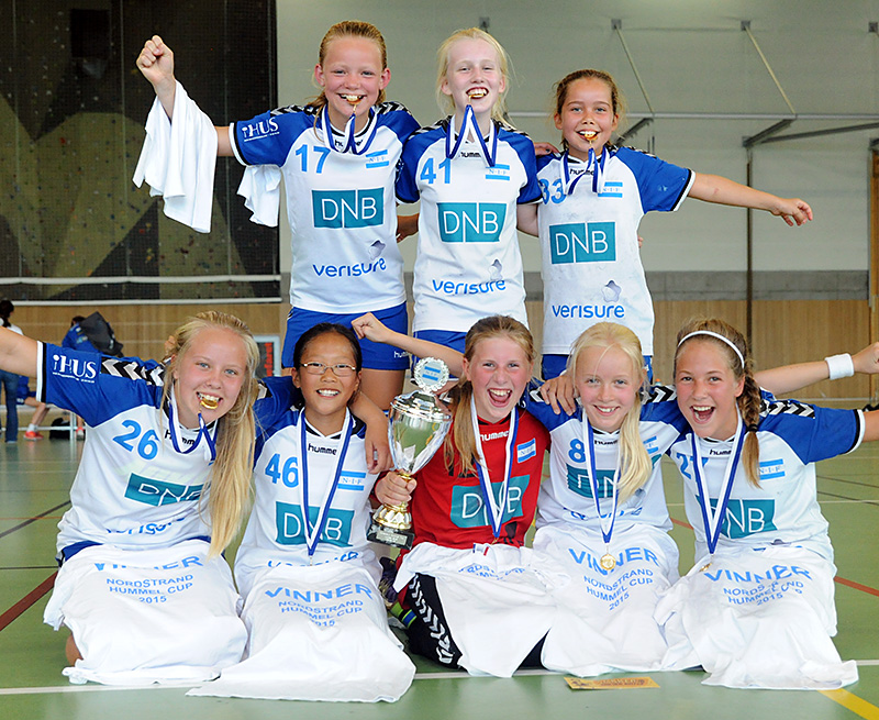 Dobbelt NIF 03 og flott innsats av alle 5 lagene i Hummel Cup