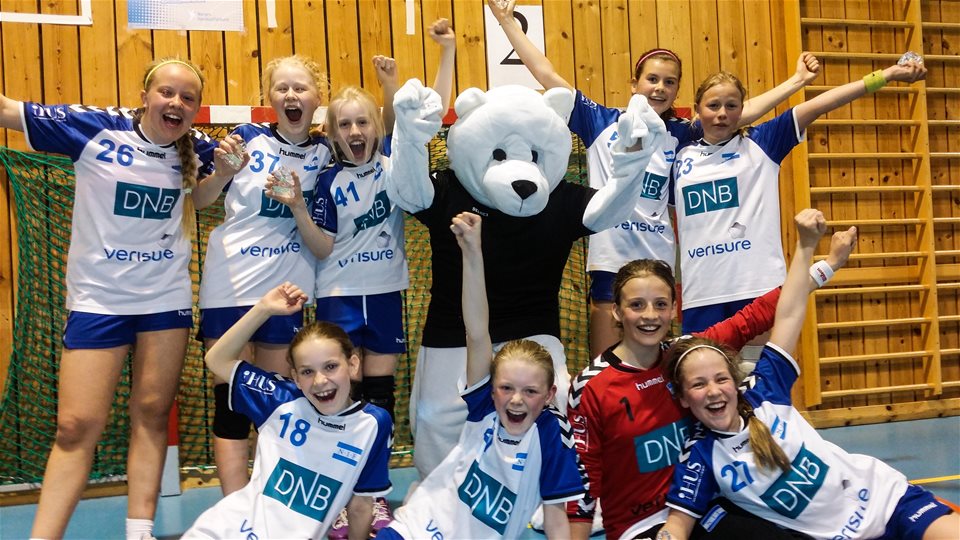Jenter 2003 herjet på Vestfossen Cup
