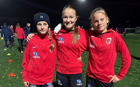 Tre 2013-jenter på Sone