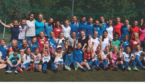 Jentefotballdag på Hallager 12. april