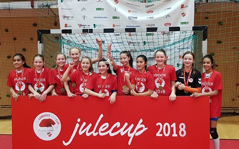 Julecup-gull til Jenter 06