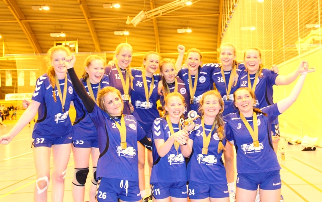 Pokaler og medaljer hjem fra Slottsfjell Cup