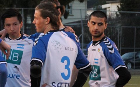 Litt for små mot Godset