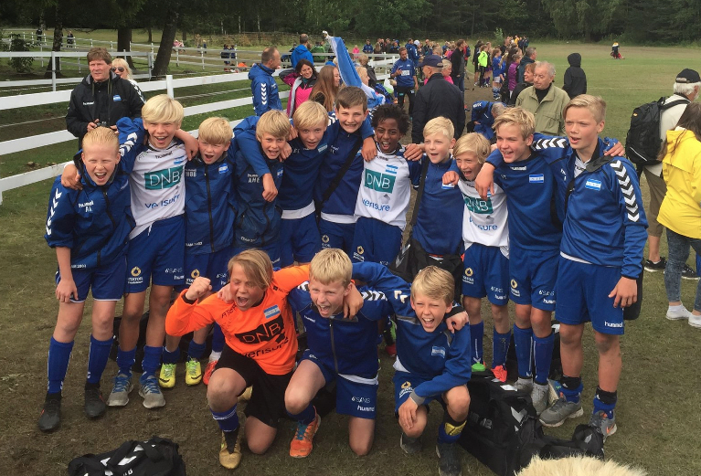 Gutter 2002 er i finalen!