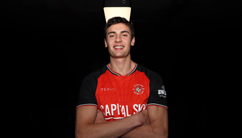 Sverre Sandal solgt til England