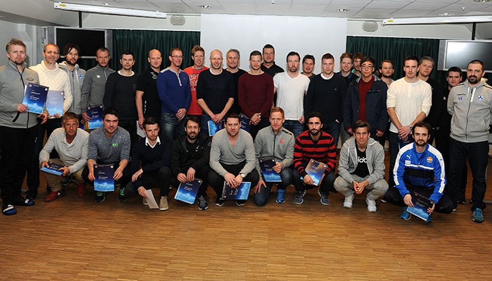To nye NIF-trenere med UEFA-A lisens