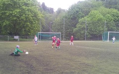 Sesongens første seier for Jenter03/04