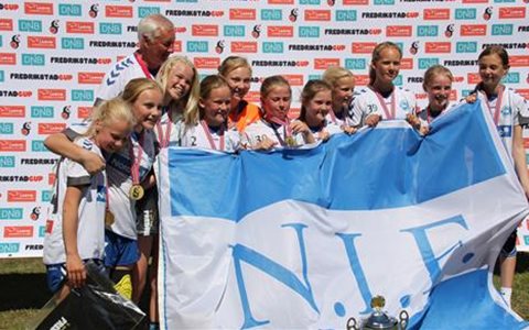 J2002 til topps i Fredrikstad cup