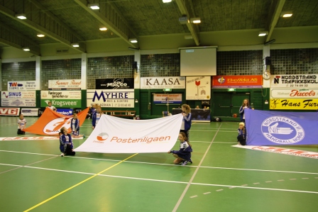 Flaggbærere for NIF Damer Elite