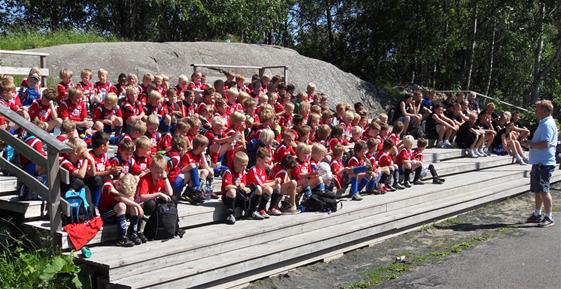 Noen få plasser igjen på fotballskolen!